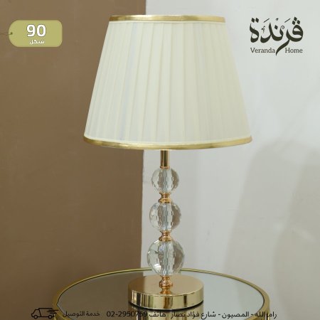 اضاءة طاولة مع 3 كرات كريستال